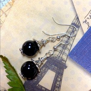 NWOT Basic black earrings flower caps